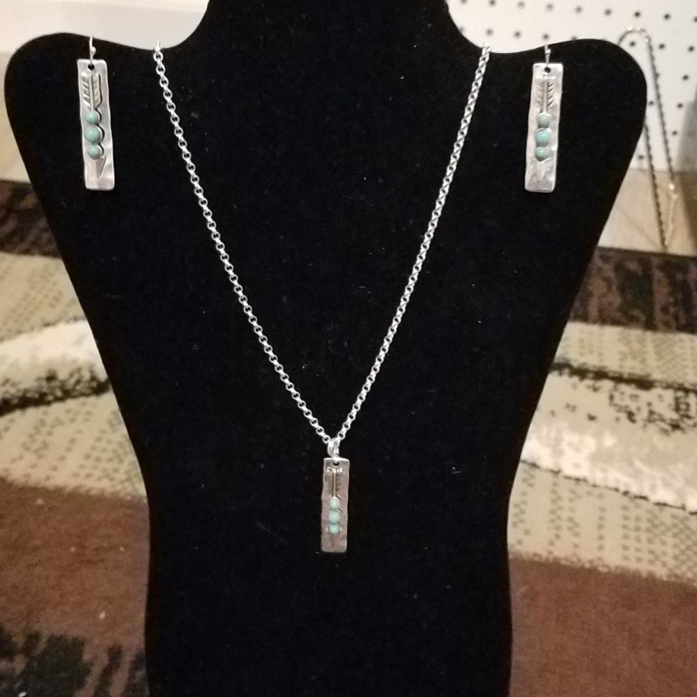 Silver bar with arrow and diamond accent Jewelry S